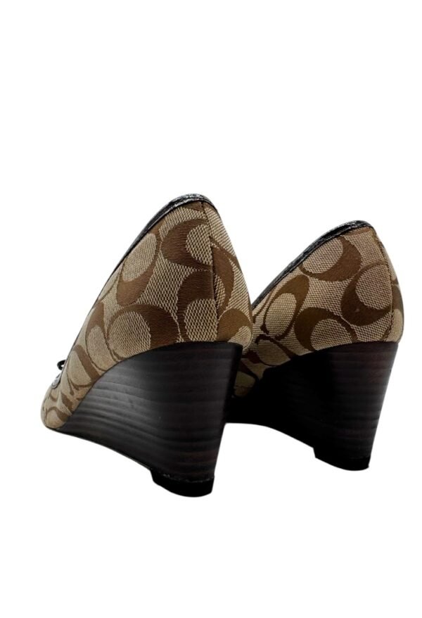 COACH - CHENESNUT PUMP KAKHI - Image 10
